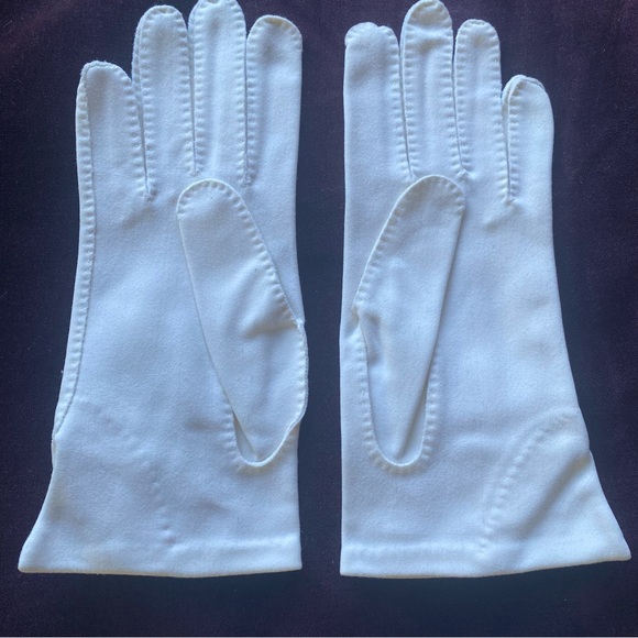 VTG 60’s Retro White Driving Gloves with Red dots! Like New condition! Size 7! - Picture 6 of 6